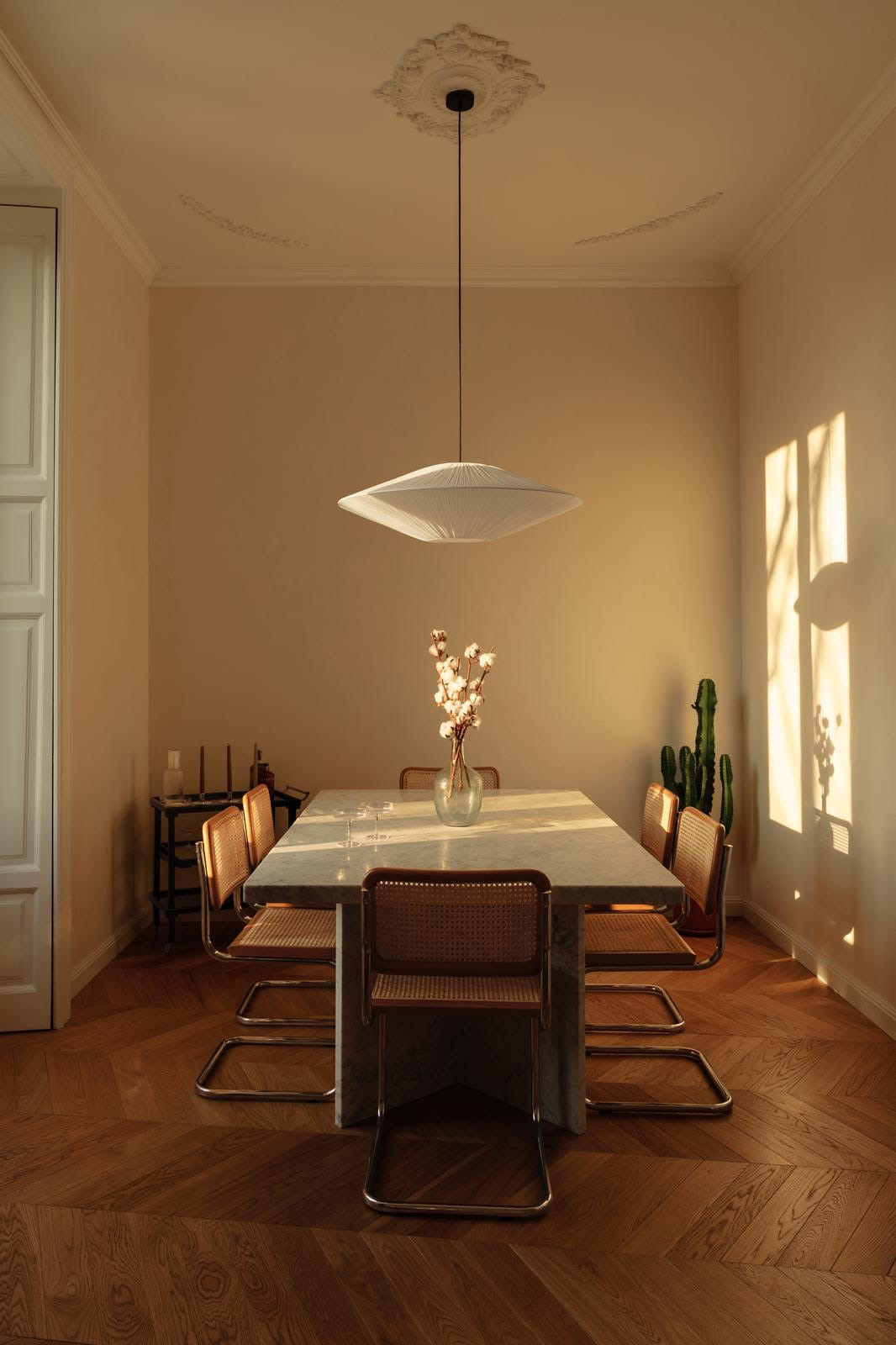 immagine tavolo casa sara rossetto milano